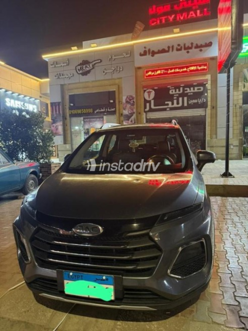جاك JS3 2022 رمادي أوتوماتيك مستعملة للبيع في 6 أكتوبر - 1