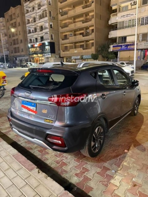 جاك JS3 2022 رمادي أوتوماتيك مستعملة للبيع في 6 أكتوبر - 8