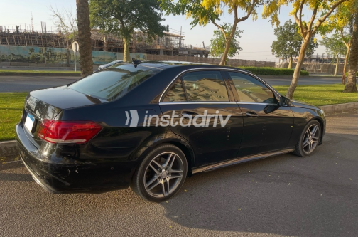 مرسيدس E 250 2015 أسود أوتوماتيك مستعملة للبيع في مدينتى - 2