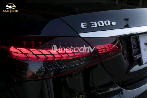 مرسيدس E 300 2021 أسود أوتوماتيك مستعملة للبيع في القاهرة - 5
