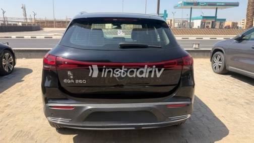 مرسيدس EQB 260 2024 أسود أوتوماتيك مستعملة للبيع في مدينة نصر - 4