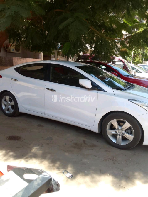 Hyundai Avante 2014 White Automatic Used for Sale in Nasr city - 3