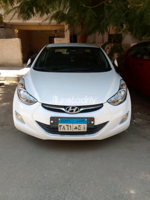Hyundai Avante 2014 White Automatic Used for Sale in Nasr city - 4