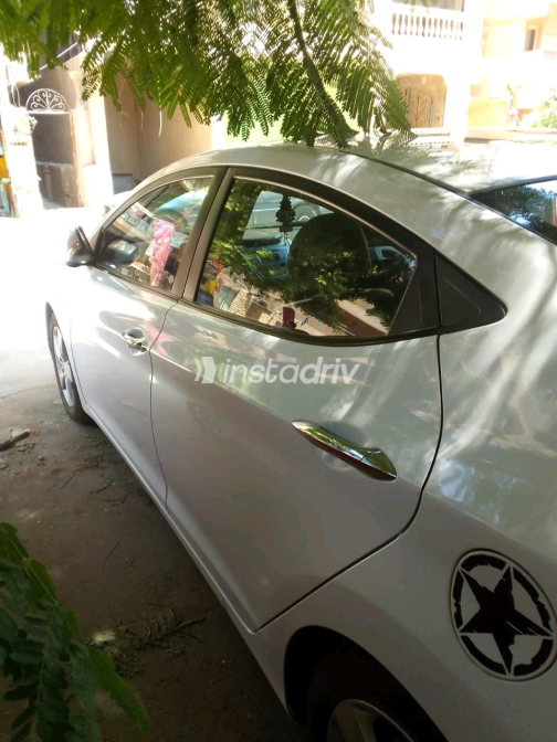 Hyundai Avante 2014 White Automatic Used for Sale in Nasr city - 5