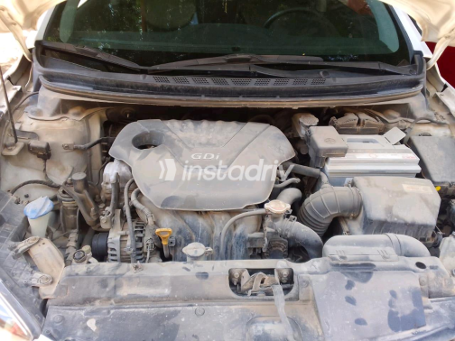 Hyundai Avante 2014 White Automatic Used for Sale in Nasr city - 8
