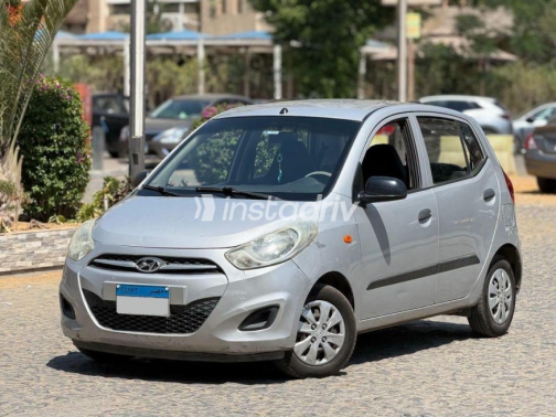 هيونداي I10 2016 فضي أوتوماتيك مستعملة للبيع في القاهرة - 1