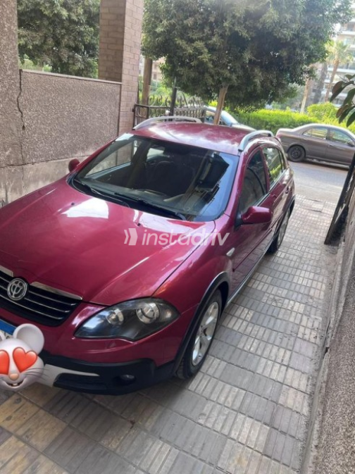 بريليانس FRV 2015 أحمر غامق أوتوماتيك مستعملة للبيع في القاهرة - 1