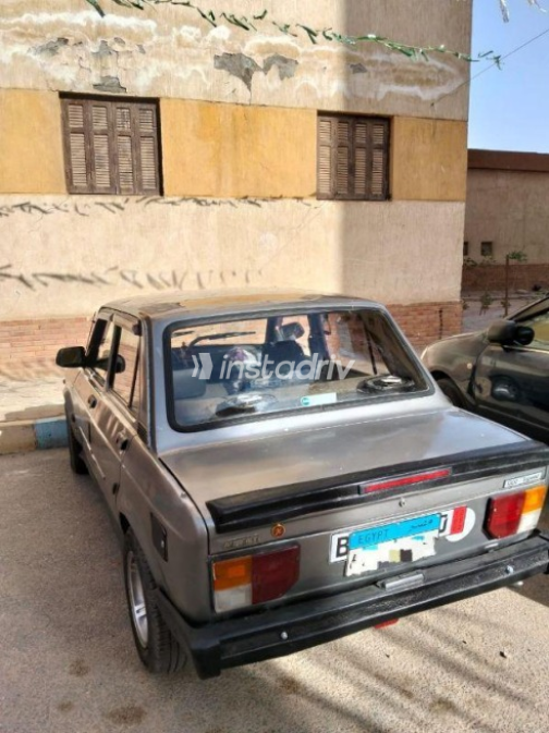 فيات 128 2006 رمادي يدوي مستعملة للبيع في حدائق اكتوبر - 6