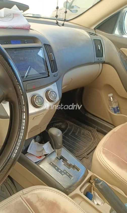 هيونداي إلنترا 2011 أسود أوتوماتيك مستعملة للبيع في المقطم - 4