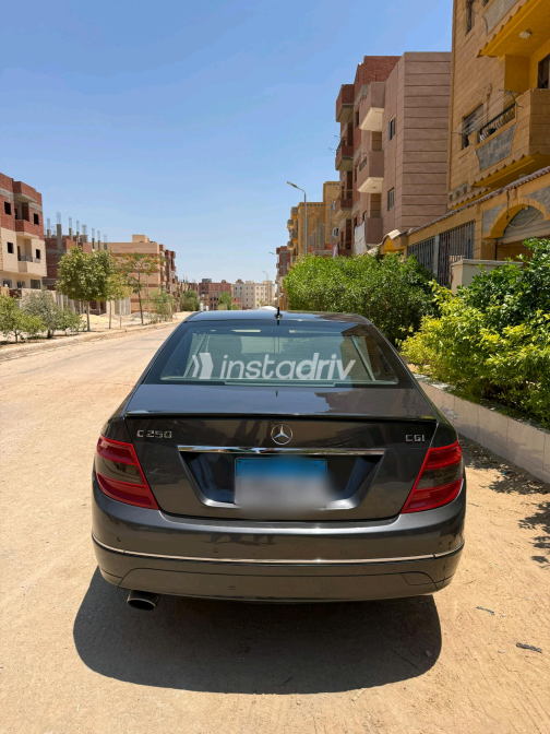 مرسيدس C 250 2011 رمادي أوتوماتيك مستعملة للبيع في مدينة السادات - 10