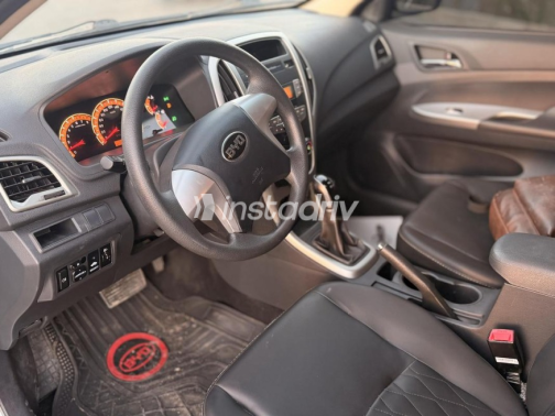 بى واى دى‬ F3 2025 فضي أوتوماتيك مستعملة للبيع في مدينة الشيخ زايد - 9