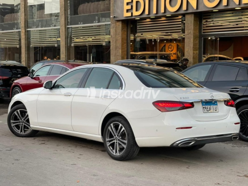 مرسيدس E 200 2021 أبيض أوتوماتيك مستعملة للبيع في شيراتون - 2