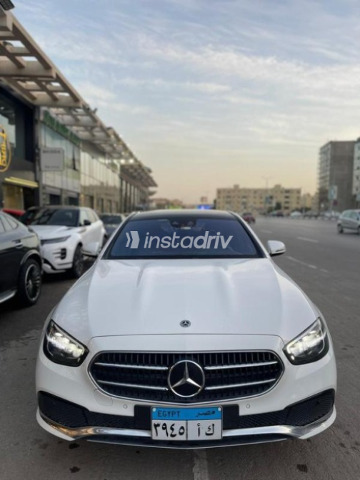 مرسيدس E 200 2021 أبيض أوتوماتيك مستعملة للبيع في شيراتون - 3