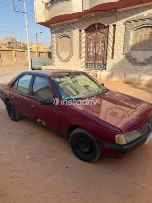 بيجو 405 1995 أحمر غامق يدوي مستعملة للبيع في سوهاج - 1
