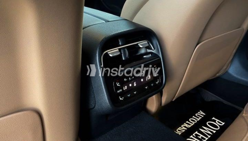 مرسيدس E 200 2025 أسود أوتوماتيك مستعملة للبيع في مدينة الشيخ زايد - 9