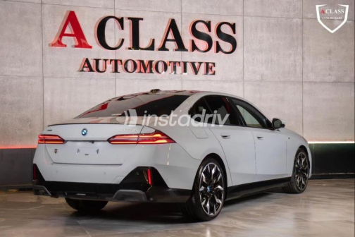 بي ام دبليو 530 E 2024 رمادي أوتوماتيك مستعملة للبيع في مدينة الشيخ زايد - 2