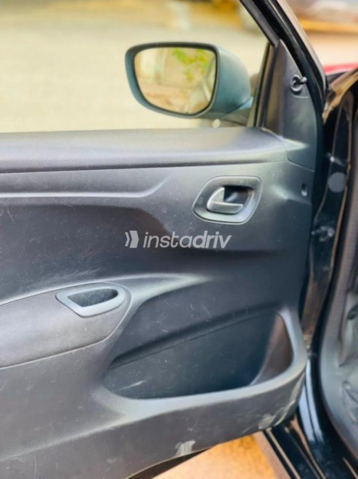 Peugeot 301 2015 Black Automatic Used for Sale in Cairo - 8
