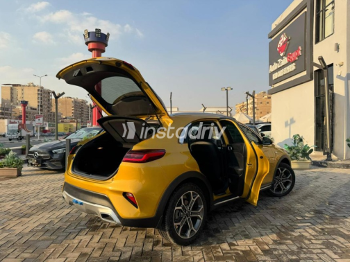Kia Xceed 2022 White Automatic Used for Sale in Greater Cairo ( Cairo + Giza) - 4
