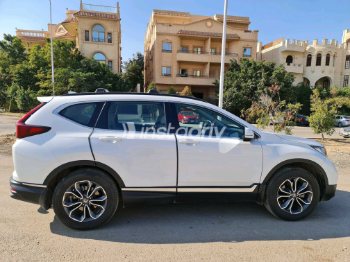 هوندا CRV 2022 أبيض أوتوماتيك مستعملة للبيع في القاهرة - 1