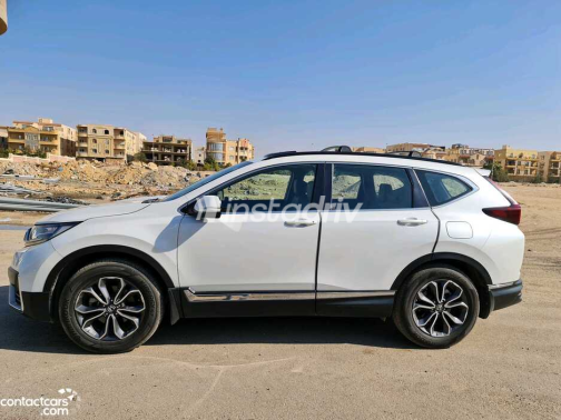 هوندا CRV 2022 أبيض أوتوماتيك مستعملة للبيع في القاهرة - 4