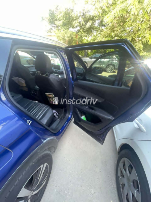 Peugeot 3008 2020 Blue Automatic Used for Sale in Cairo - 10