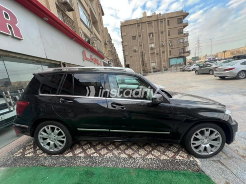 Mercedes CLK 2011 Black Automatic Used for Sale in Cairo - 2