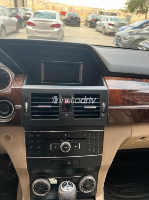 Mercedes CLK 2011 Black Automatic Used for Sale in Cairo - 5