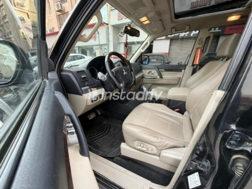 Mitsubishi Pajero 2017 Black Automatic Used for Sale in Cairo - 6