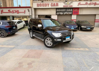 Mitsubishi Pajero 2017 Black Automatic Used for Sale in Cairo