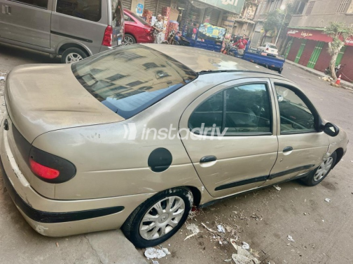 رينو ميجان 1999 ذهبي يدوي مستعملة للبيع في القاهرة - 3