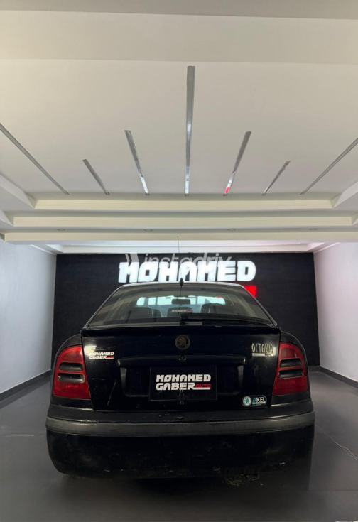 Skoda Octavia A4 2009 Black Manual Used for Sale in Heliopolis - 3
