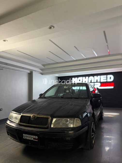Skoda Octavia A4 2009 Black Manual Used for Sale in Heliopolis - 5