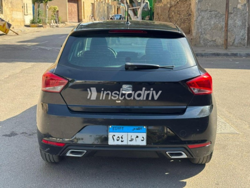Seat Ibiza 2019 Black Manual Used for Sale in Nasr city - 2