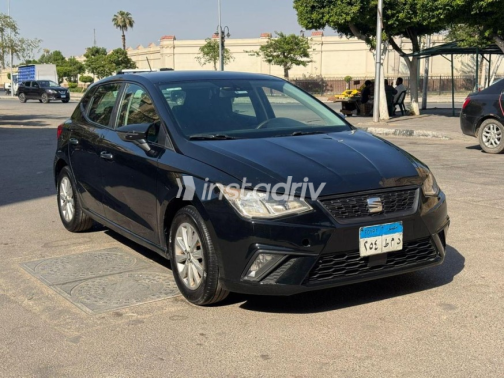 Seat Ibiza 2019 Black Manual Used for Sale in Nasr city - 4