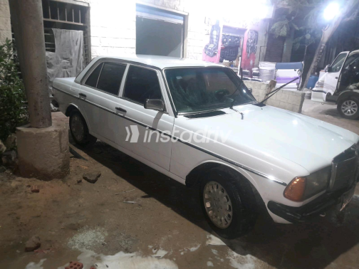 Mercedes E 200 1978 White Manual Used for Sale in Giza - 5