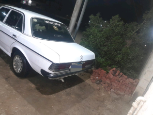 Mercedes E 200 1978 White Manual Used for Sale in Giza