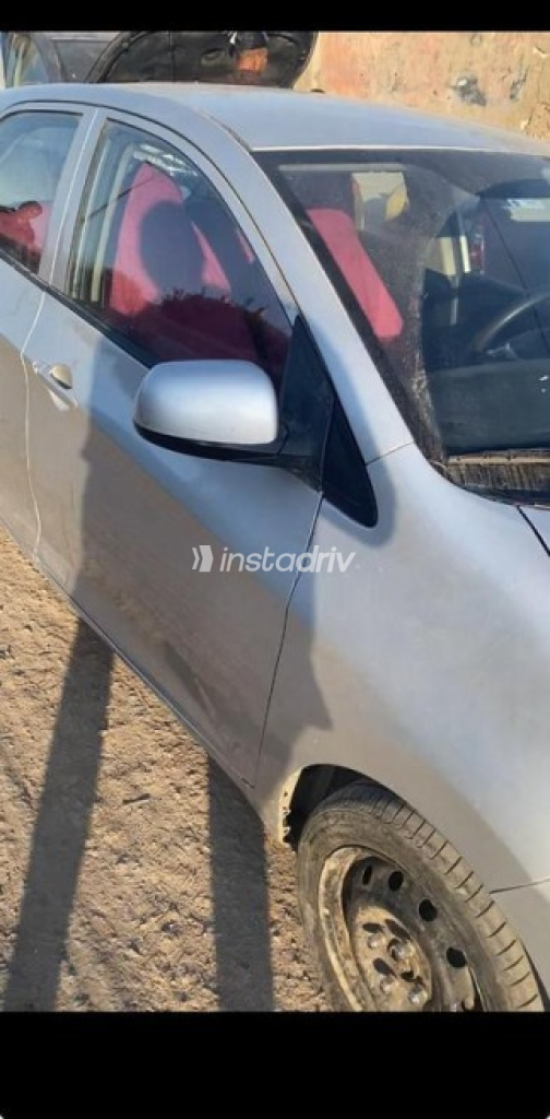 Kia Picanto 2016 Silver Automatic Used for Sale in Alexandria - 5