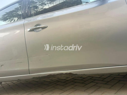 Nissan Sentra 2017 Silver Automatic Used for Sale in Al Shorouk - 5