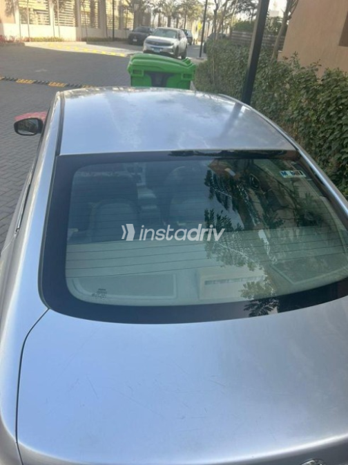 Nissan Sentra 2017 Silver Automatic Used for Sale in Al Shorouk - 8