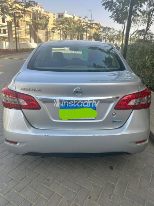 Nissan Sentra 2017 Silver Automatic Used for Sale in Al Shorouk - 9