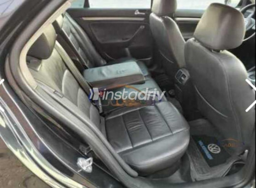 Volkswagen Jetta 2010 Black Automatic Used for Sale in Cairo - 2