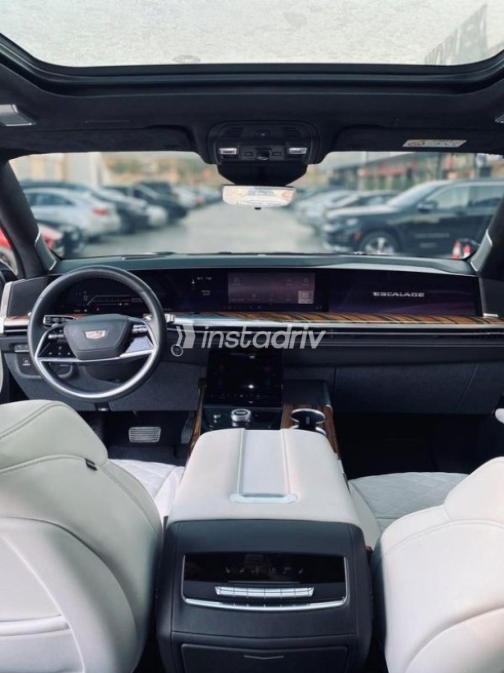 Cadillac Escalade 2025 Black Automatic Used for Sale in Cairo - 9
