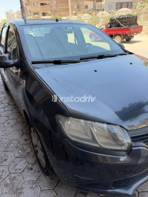 Renault Logan 2017 White Automatic Used for Sale in Beheira - 2