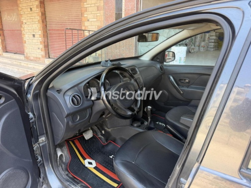 Renault Logan 2017 White Automatic Used for Sale in Beheira - 3