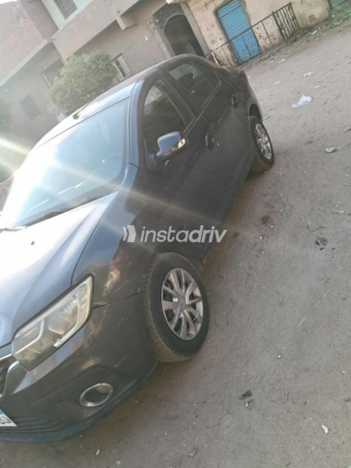 Renault Logan 2019 White Automatic Used for Sale in Greater Cairo ( Cairo + Giza) - 2