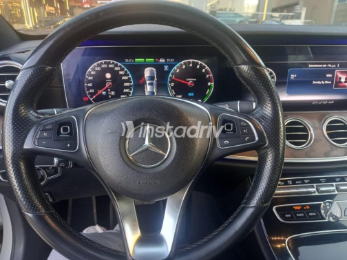 مرسيدس E 350 2018 فضي أوتوماتيك مستعملة للبيع في مدينة الشيخ زايد - 8