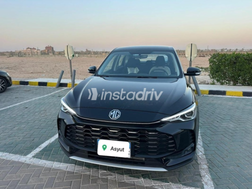 ام جى ZS 2026 أسود أوتوماتيك مستعملة للبيع في أسيوط - 1