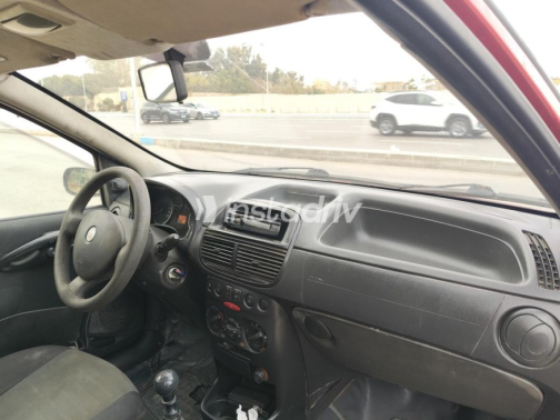 Fiat Punto 2011 Yellow Manual Used for Sale in Cairo - 5