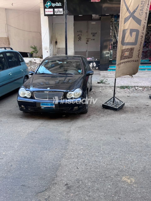 Mercedes C 200 2006 Black Automatic Used for Sale in Heliopolis - 4