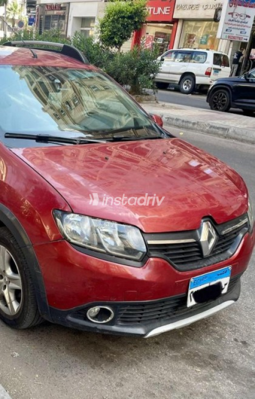 Renault Sandero Step Way 2017 White Automatic Used for Sale in Greater Cairo ( Cairo + Giza) - 2